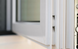 Corner joint detail on aluminum casement window